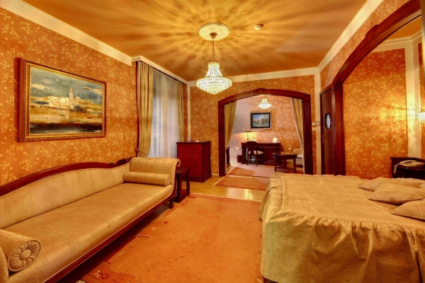 HOTEL MAJESTIC